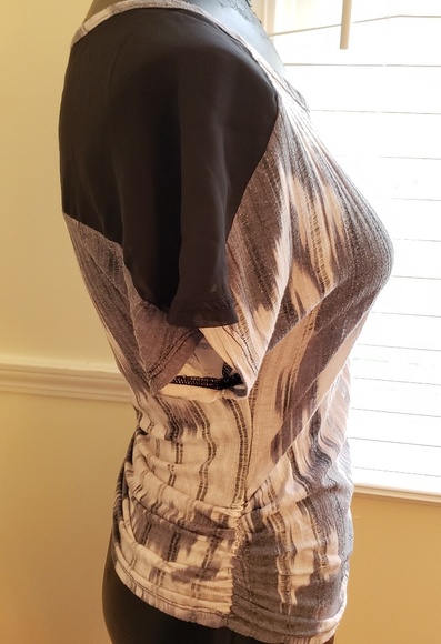 Cut 'n Paste ss top w sheer shoulders "run" design - Picture 4 of 6